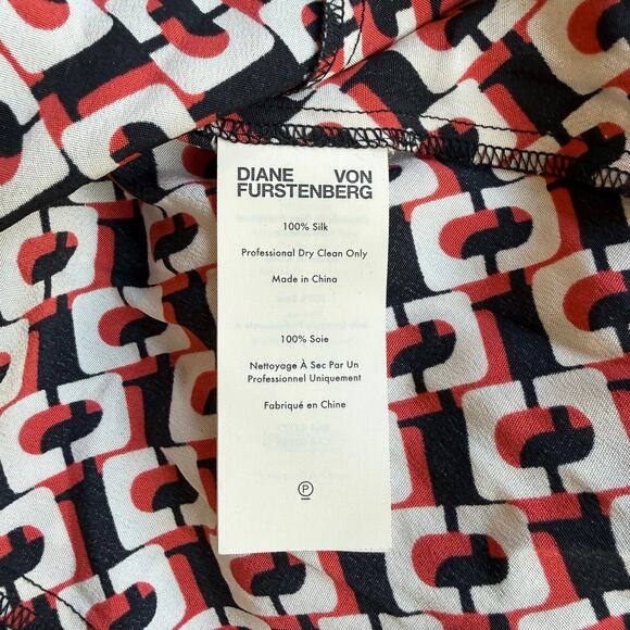 100% Silk Diane Von Furstenberg ￼ Geometric Dress - Excellent Preloved - Picture 5 of 6